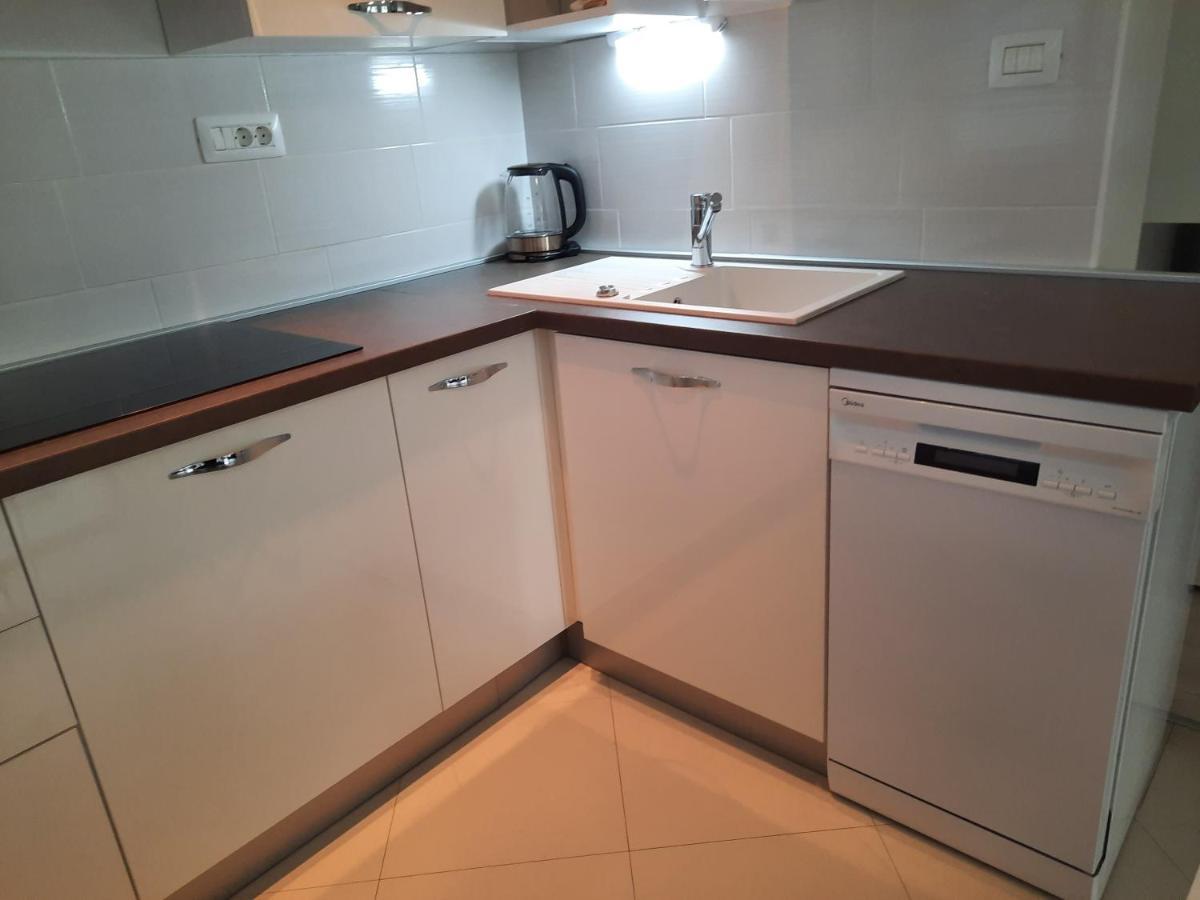 Apartments Myrjam Baska  Bagian luar foto